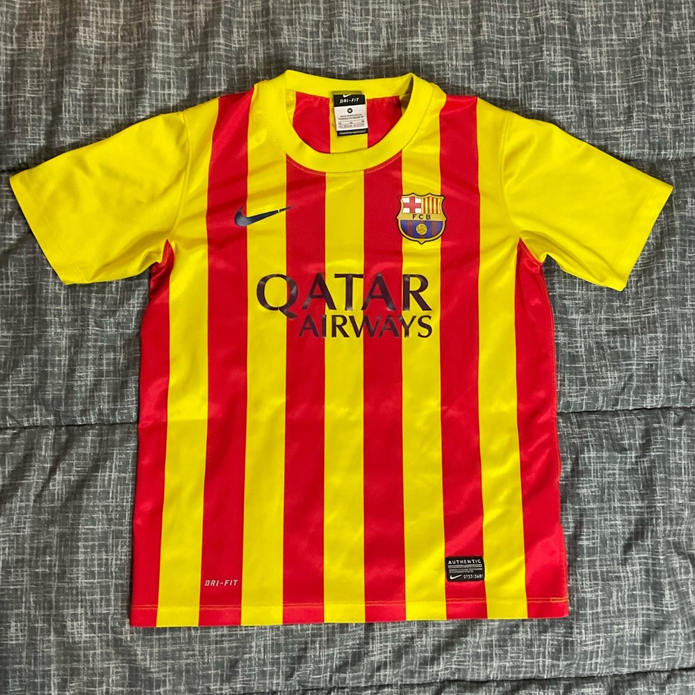 Barcelona FCB Soccer jersey Boys M (10-12)
